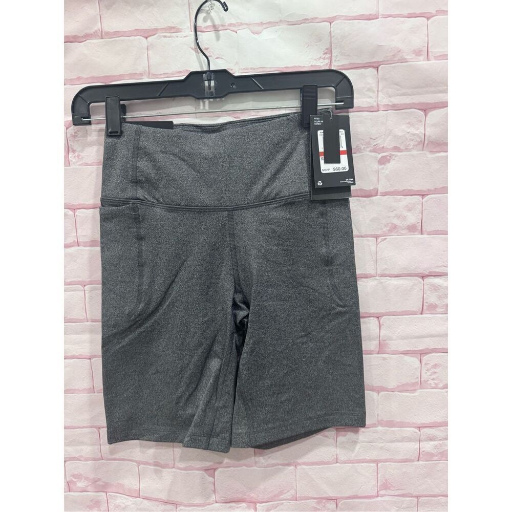 Under Armour women fitted‎ high rise bike shorts size xs